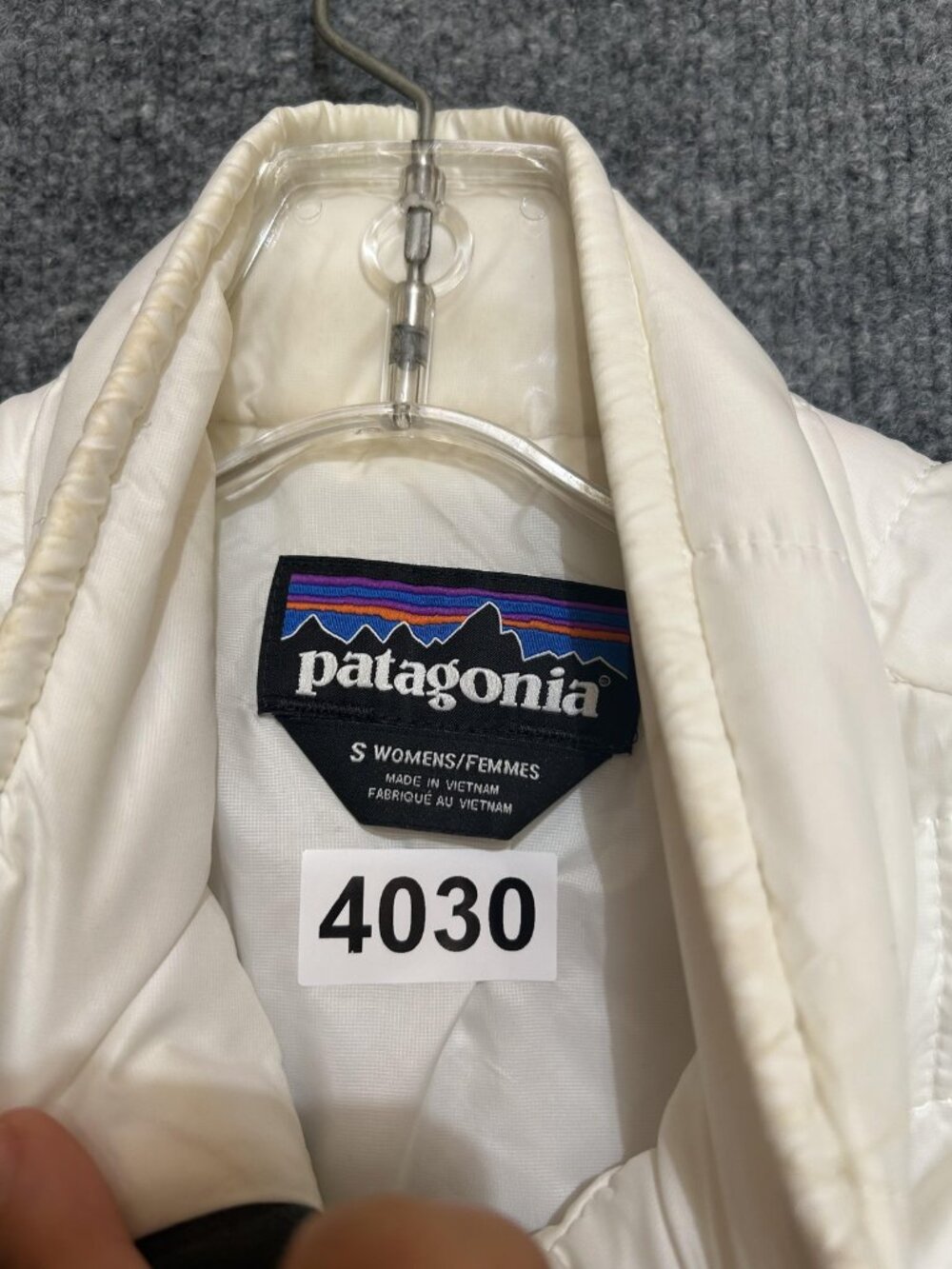 Patagonia Vest Womens Small White Quilted Insulated Puffer Full Zip Lightweight - Picture 6 of 7
